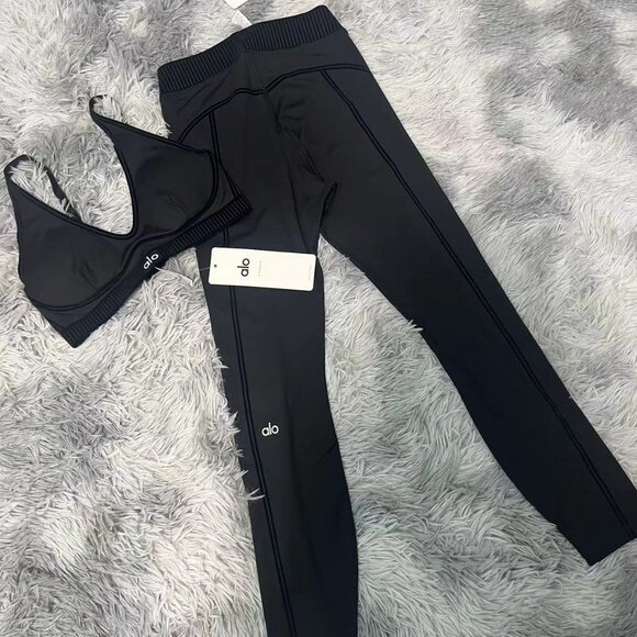 AIo Yoga Airlift Line Up Bra & High-Waist 7/8 Legging Set Black - Picture 4 of 6